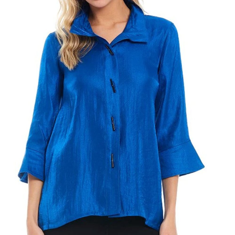 *NWT* Ali Miles - Shimmer Point Collar Long Flare Cuff Sleeve Button Front Top